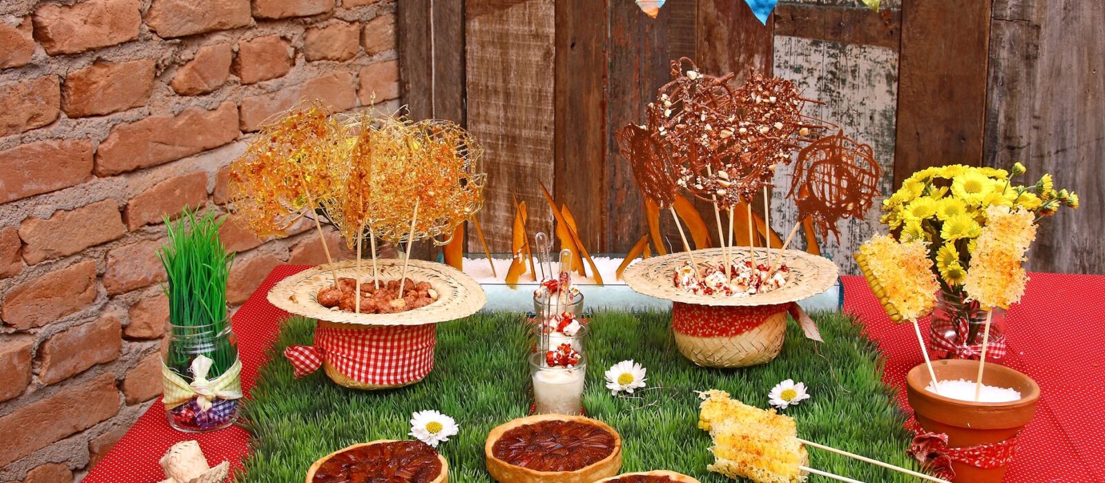 Centro De Mesa Festa Junina: Charme e Simplicidade