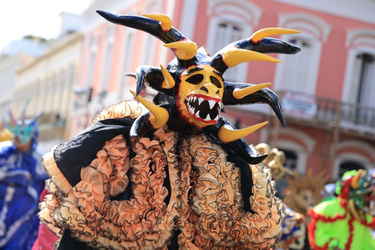 Balões coloridos de carnaval
