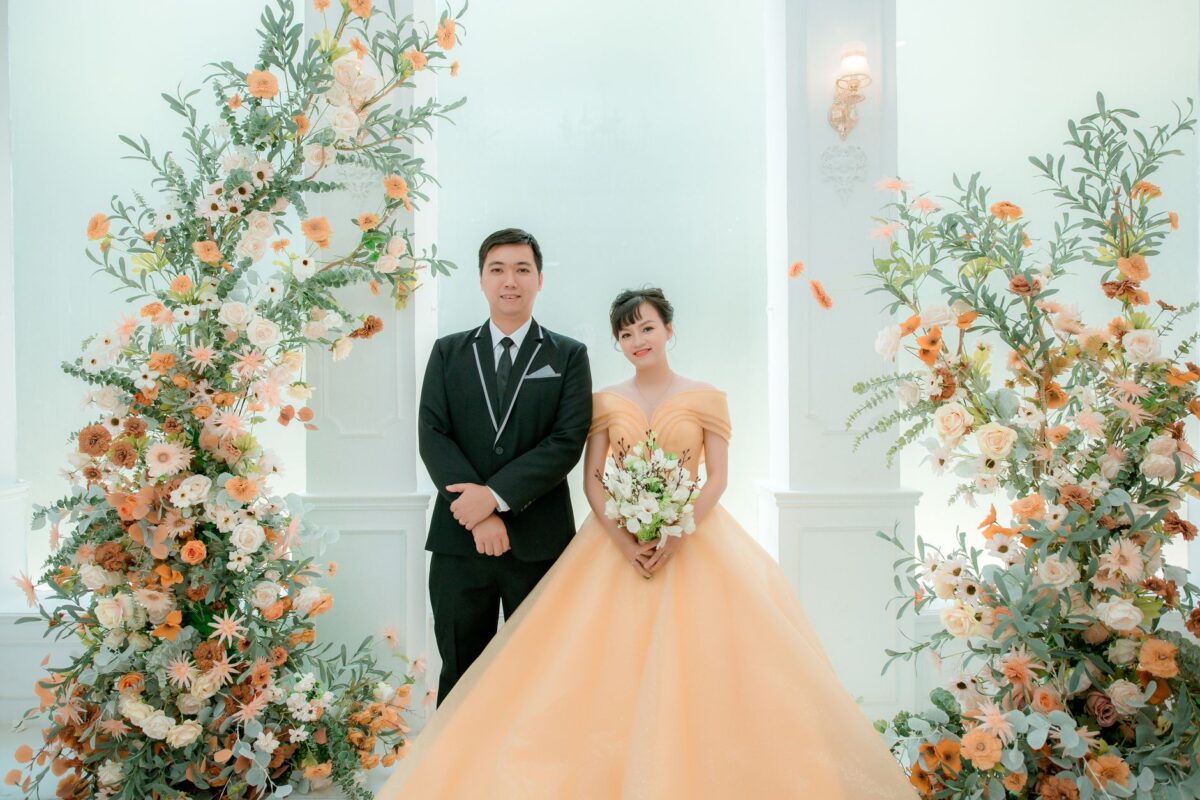 Arco de flores brancas para casamento