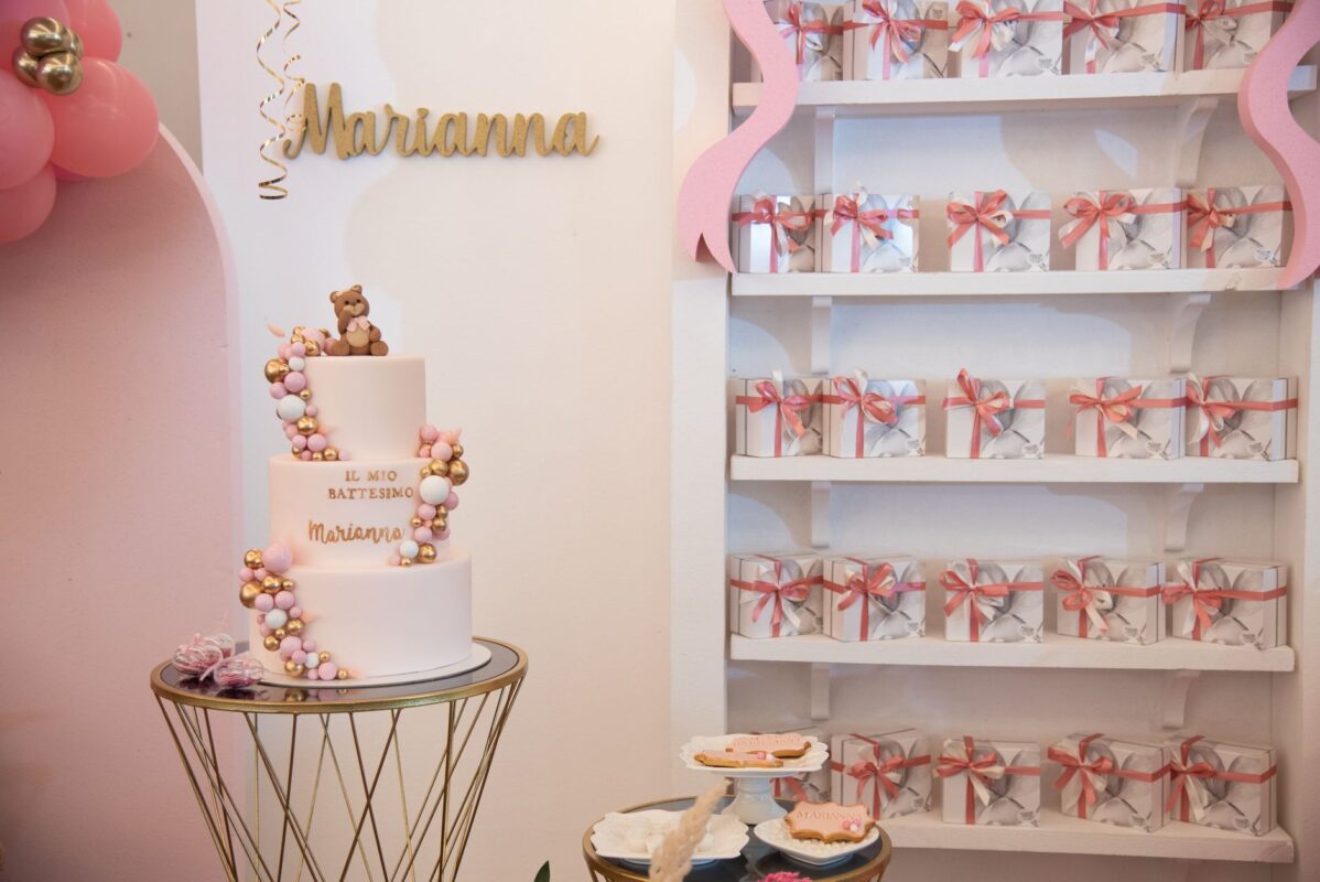 Decoração de festa de aniversário infantil com balões rosas