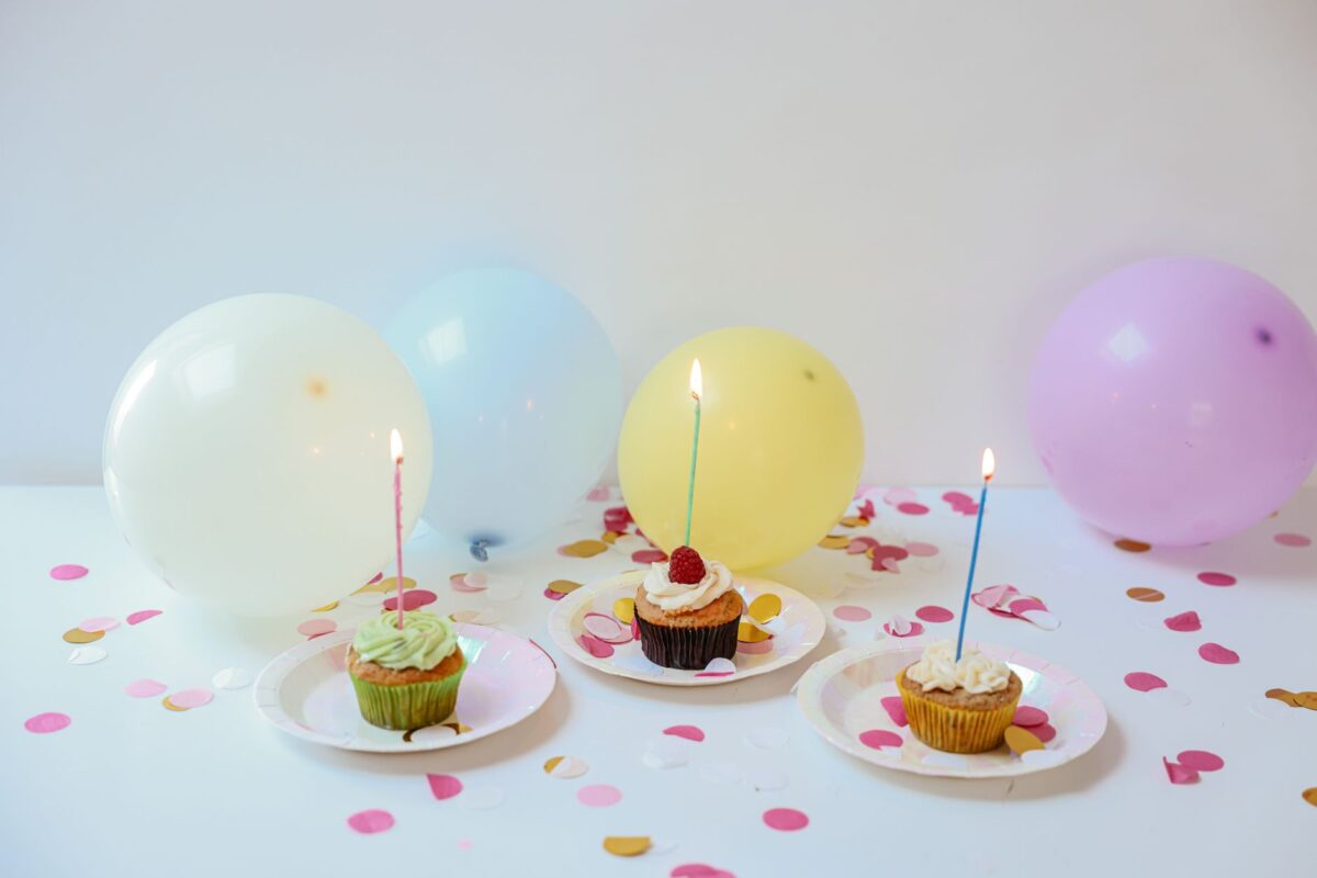Decoração de festa infantil com balões rosa