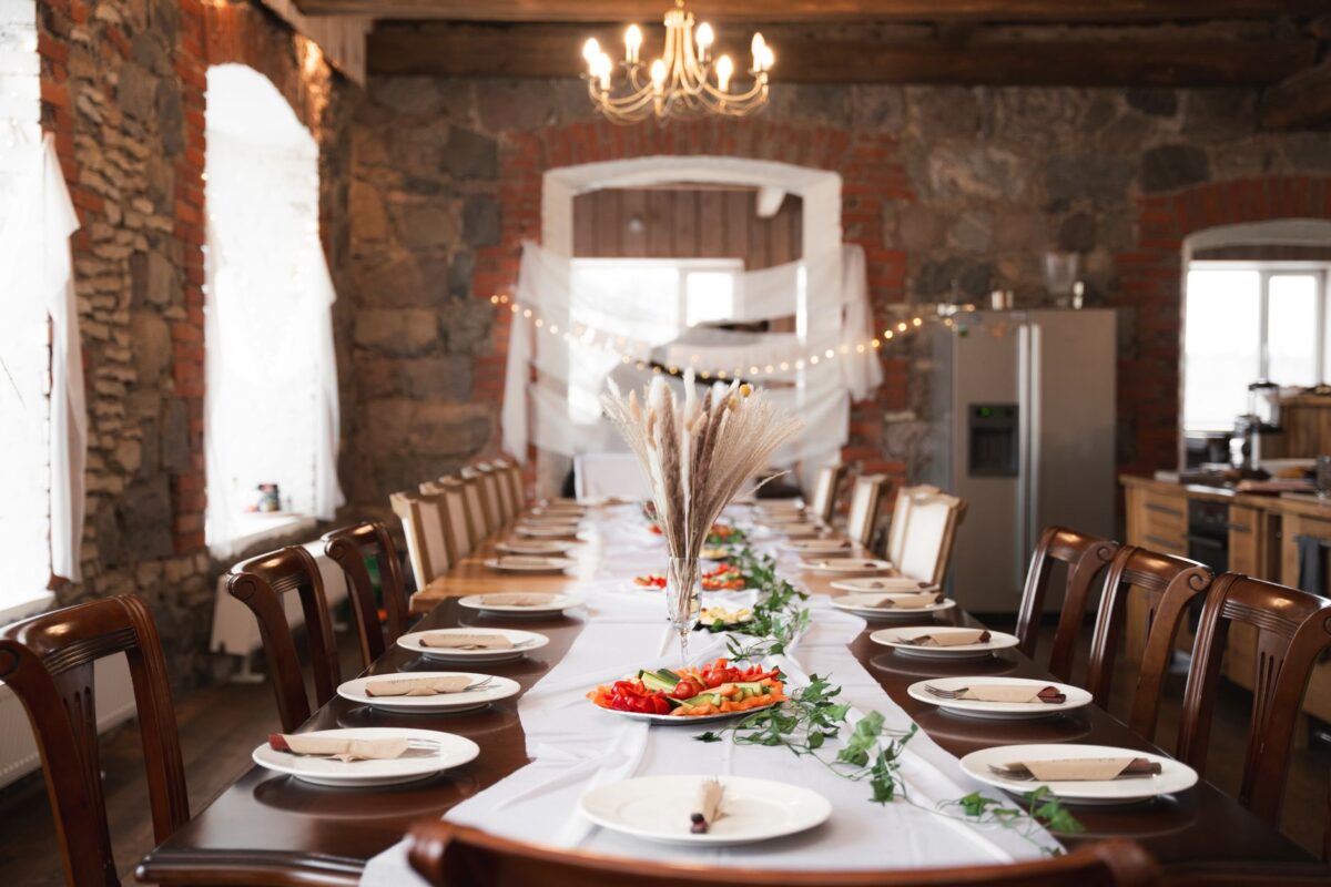 Arranjo de flores para mesa de casamento